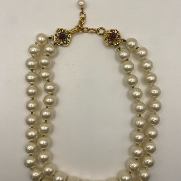 Vintage Chanel Two Strand Pearl 12mm Necklace W/Gripoix Clap - Picture 4 of 14